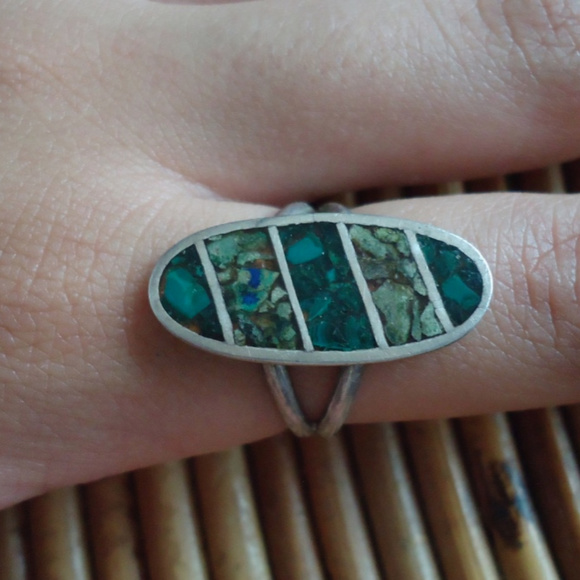 1960s Hippie Boho Silver & Chip Inlay Artisan Ring - Picture 2 of 4
